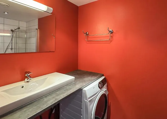 3 Bedroom Awesome In Lägenhet