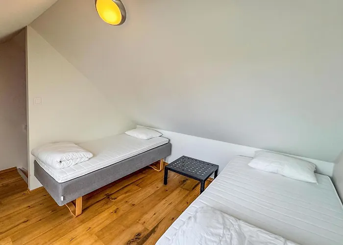 Lägenhet 3 Bedroom Awesome In *